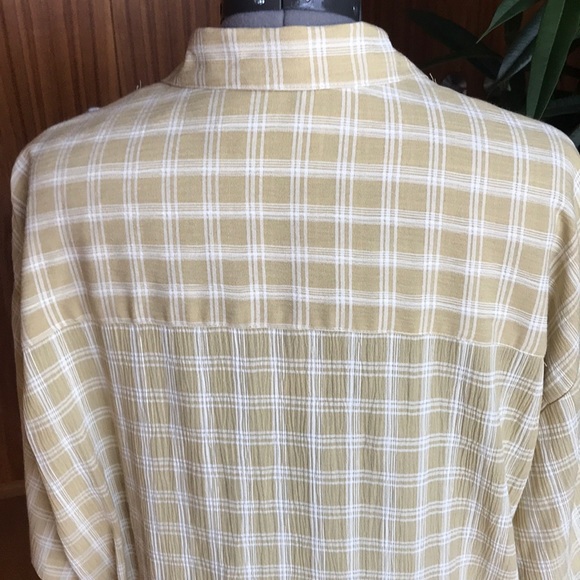 Men’s button down short sleeve shirt - Picture 4 of 7